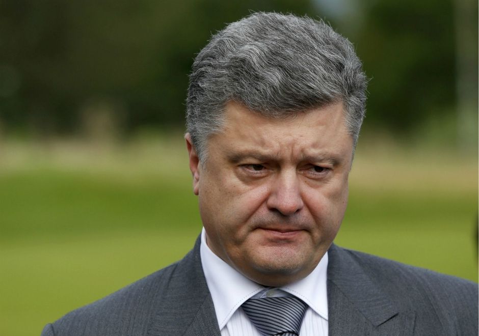 Порошенко дав наказ привести війська в бойову готовність