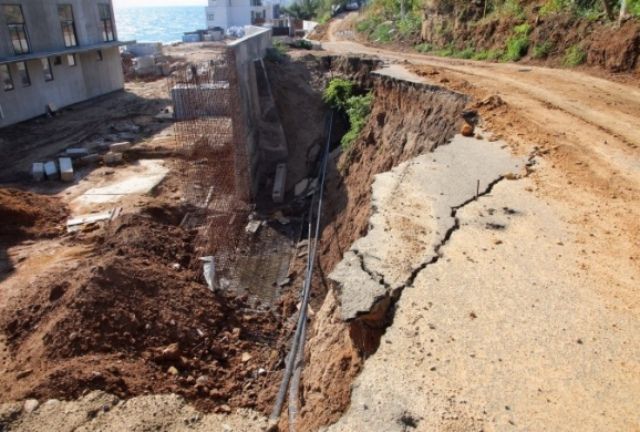 Буря пройшлася Одесою: є жертви - фото 98215