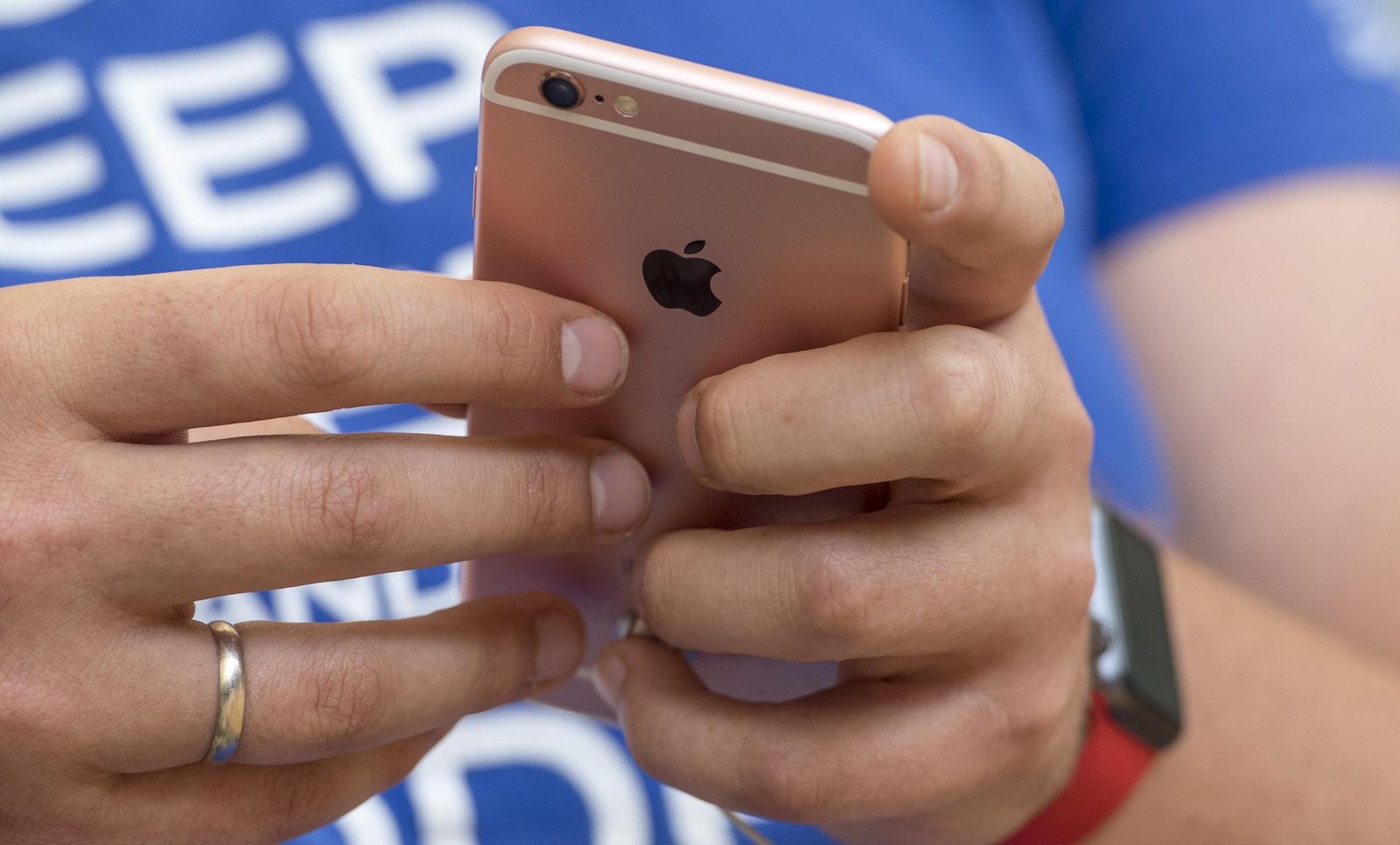 У Росії провели антимонопольне розслідування через ціни на iPhone - фото 1