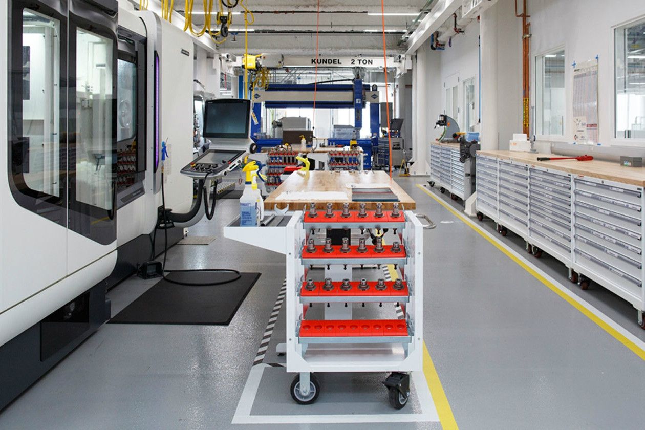 Facebook займеться створенням літаків на сонячних батареях