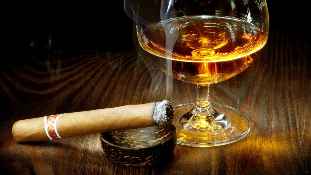 МОЗ за підняття вартості алкоголю та цигарок - фото 1