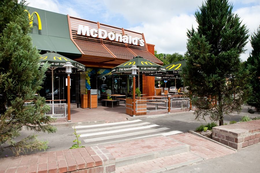 У харківському McDonald's відмовилися розмовляти українською - фото 1