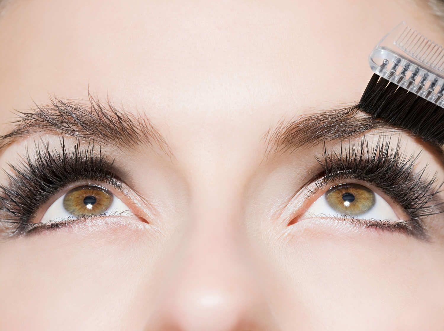 Австралійка креативно наростила брови - фото 1