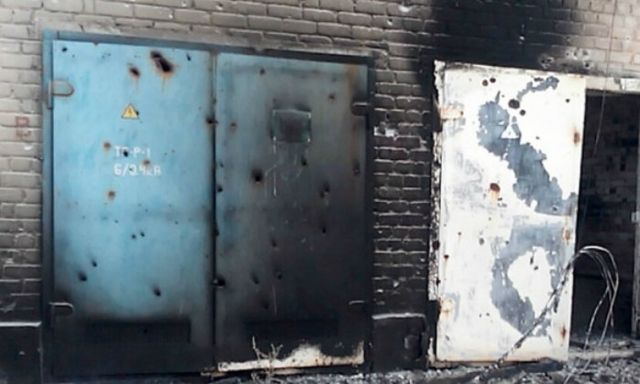 З'явилися фото Мар'їнки після мінометного обстрілу - фото 99424