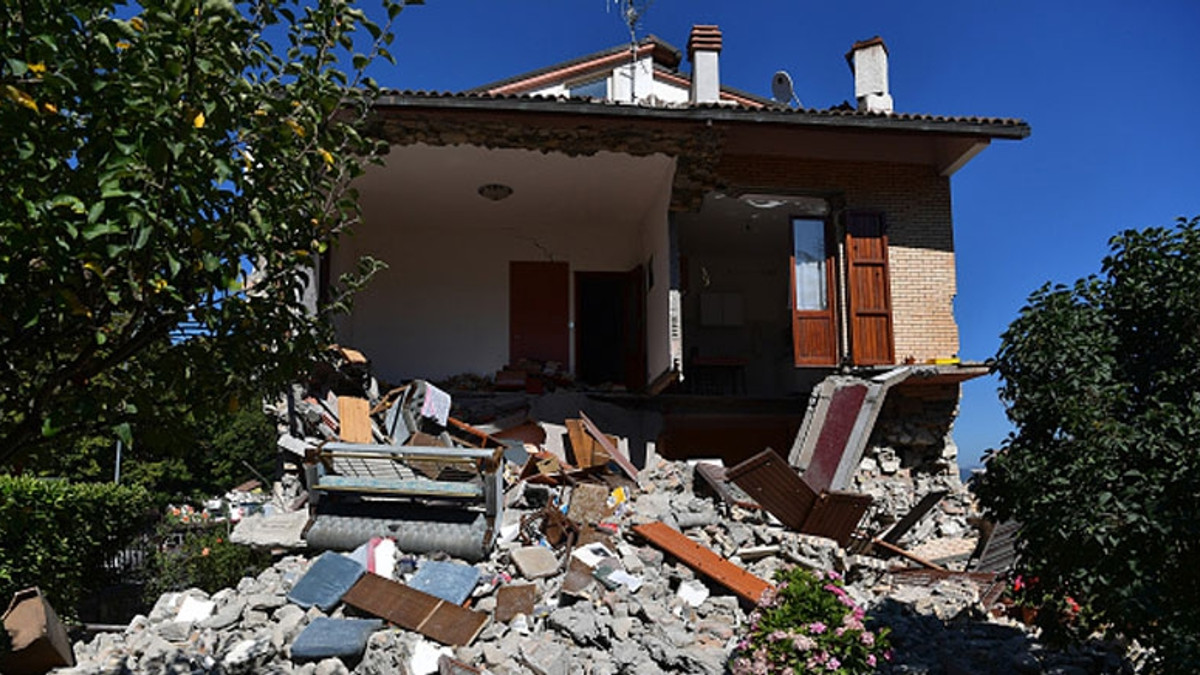 Наслідки землетрусу в Італії - фото 1