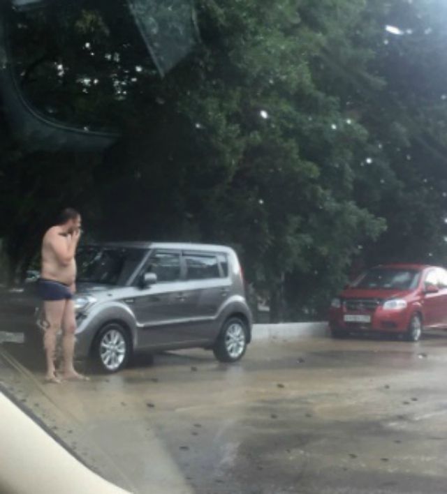 Севастополь через негоду перетворився у Венецію - фото 98091