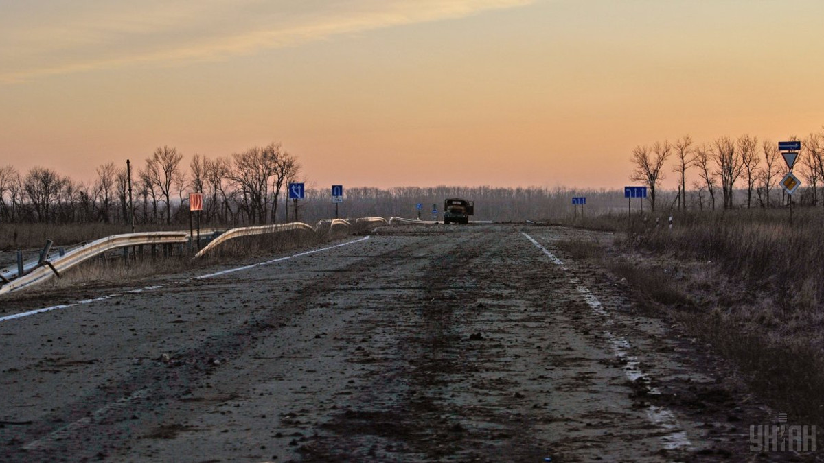 Дороги на Донбасі потребують відновлення - фото 1
