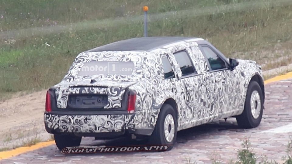 Фотошпигуни показали новий лімузин для президента США