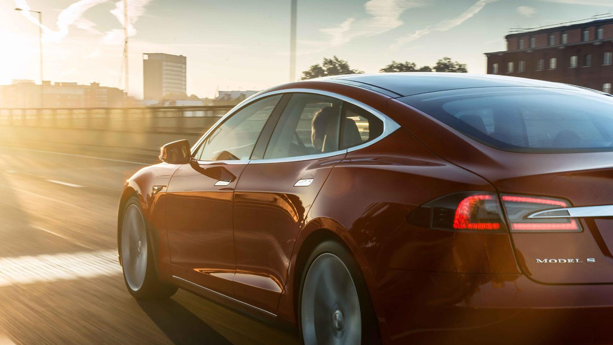 Електрокари Tesla поставлять ще один світовий рекорд - фото 1