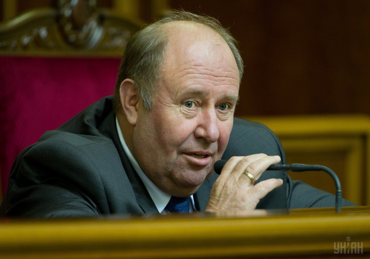 Порошенко звільнив останнього прибічника Януковича