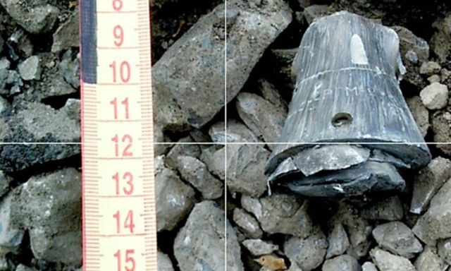 З'явилися фото Мар'їнки після мінометного обстрілу - фото 99428