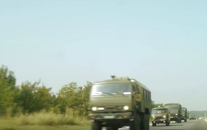 З'явилося нове відео з пересуванням військової техніки РФ у Криму
