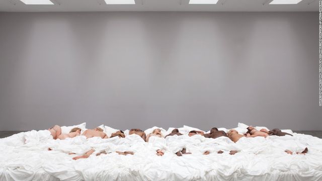 У Лос-Анджелесі засвітився голий Трамп - фото 100645