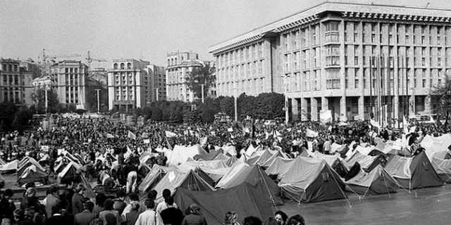 Революція на граніті - фото 100135