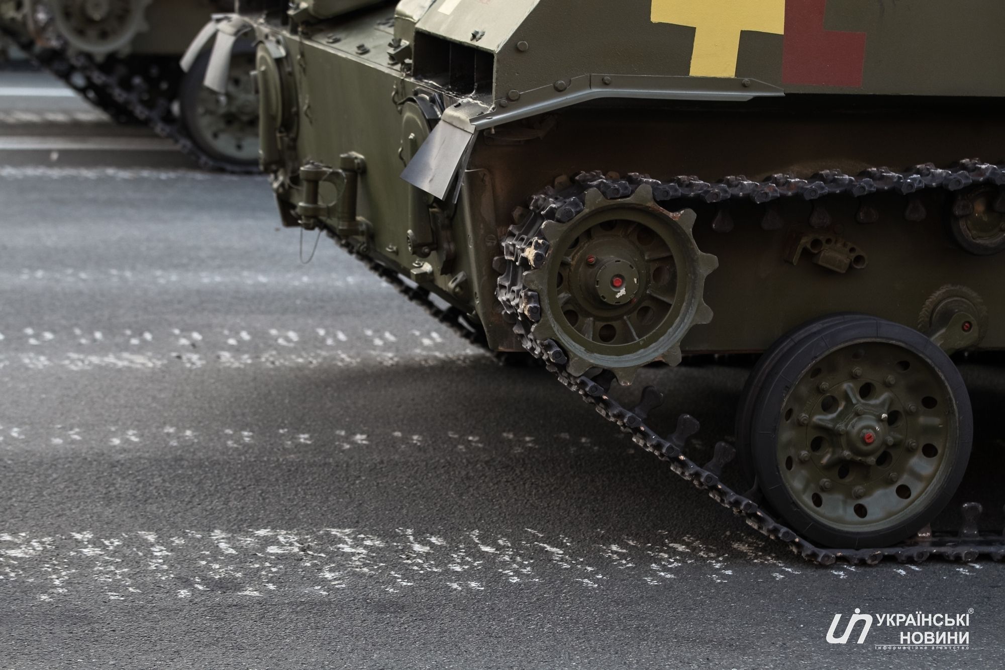 Мочанов показав, як у Києві парадна техніка 