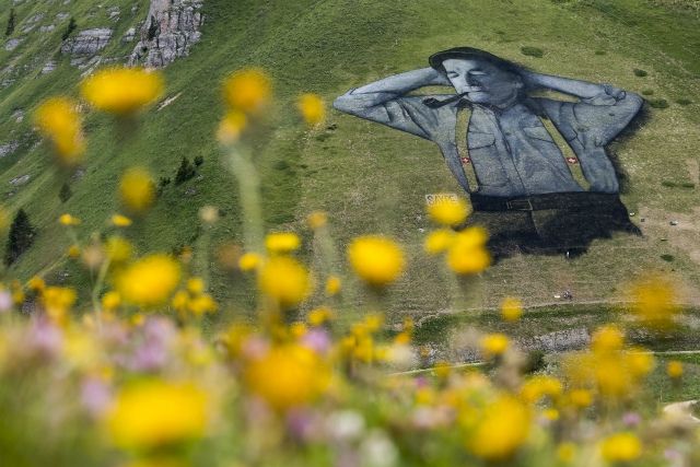 На курорті у Швейцарії створили гігантську фреску - фото 98491