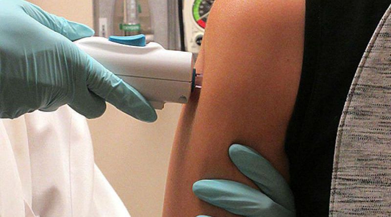 Вакцину проти вірусу Зіка будуть тестувати на людях