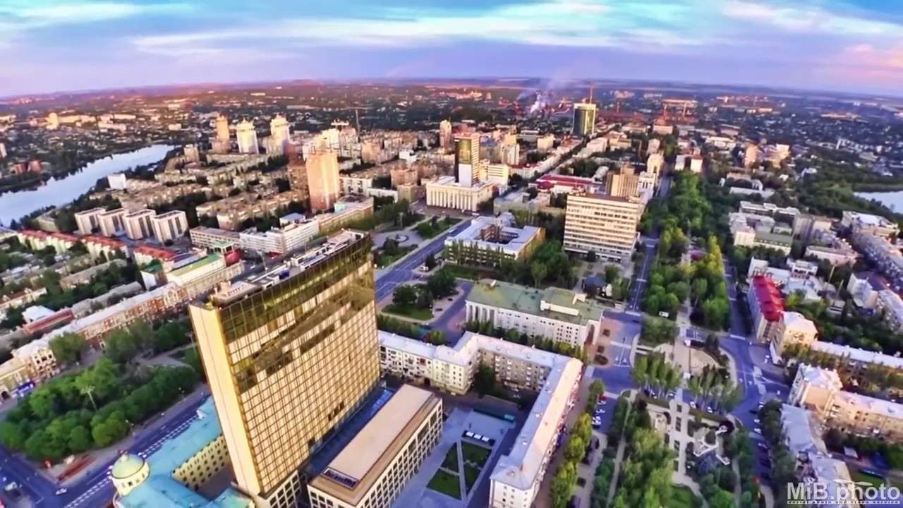 Волонтери привітали окупований Донецьк з Днем Незалежності