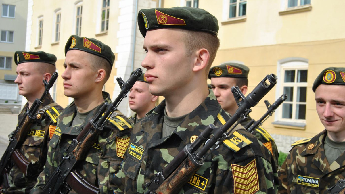 В Україні з'явиться професійний сержантський корпус ЗСУ - фото 1