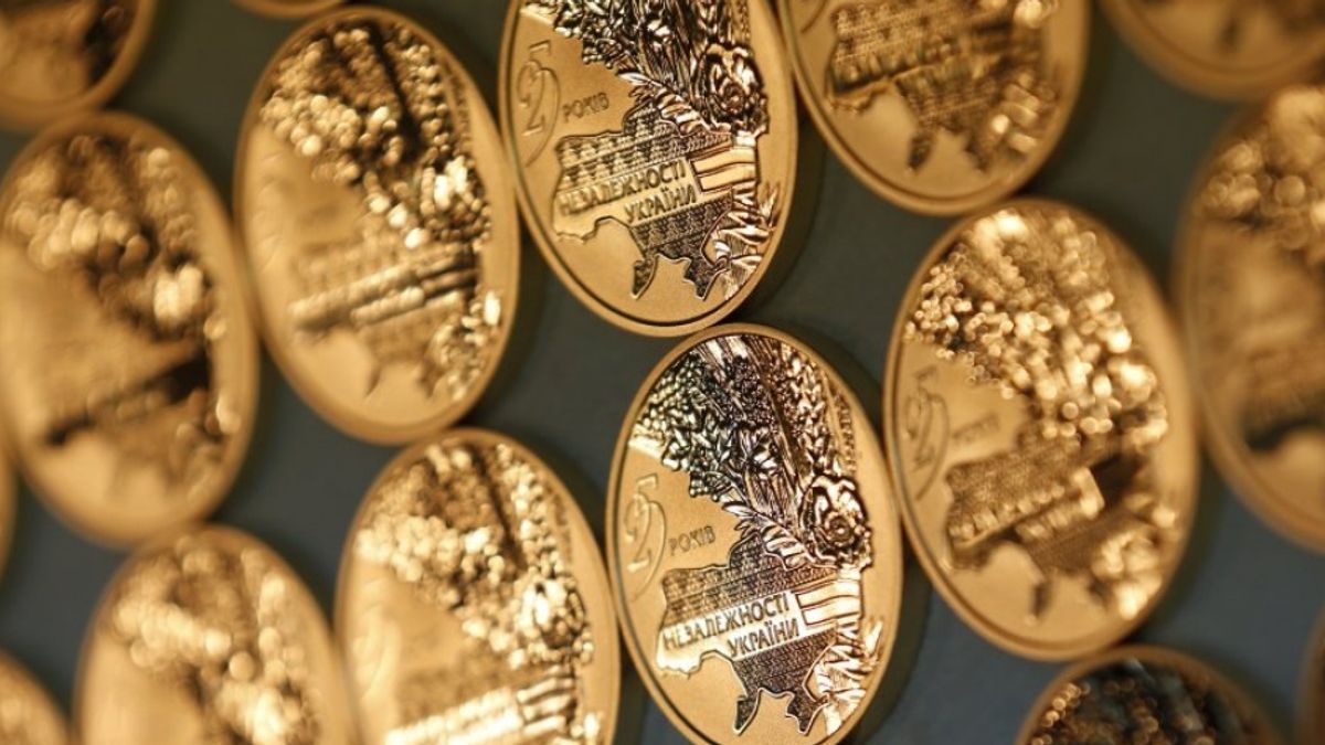 НБУ продав монет на 5,5 млн гривень - фото 1