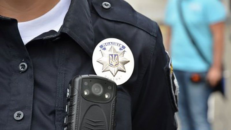 Поліцейського затримали п'яним за кермом - фото 1