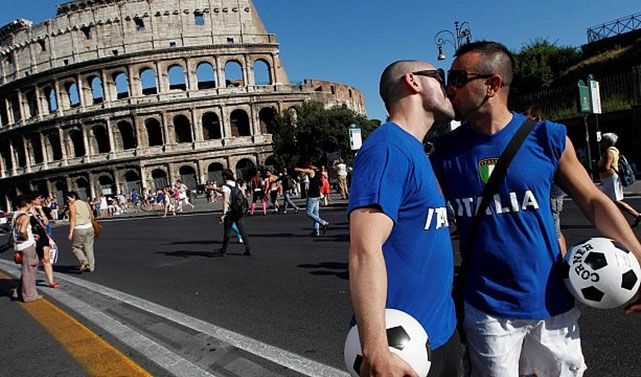 В Італії уклали перший одностатевий цивільний шлюб