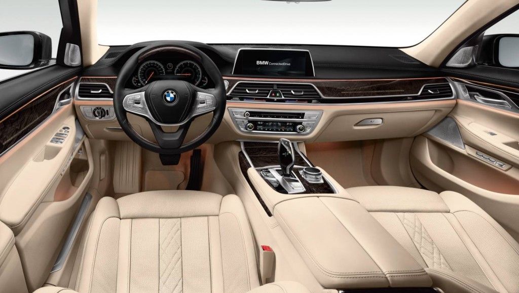 Машину відомого нардепа виставили на продаж через борги