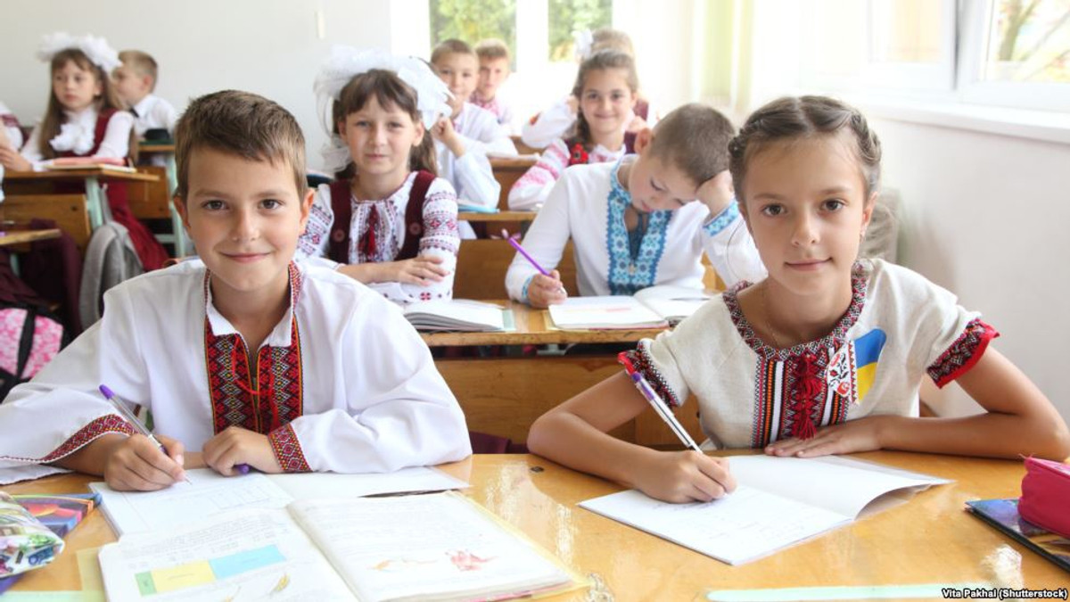 На Донбасі майже 60% шкіл україномовні, – Жебрівський - фото 1