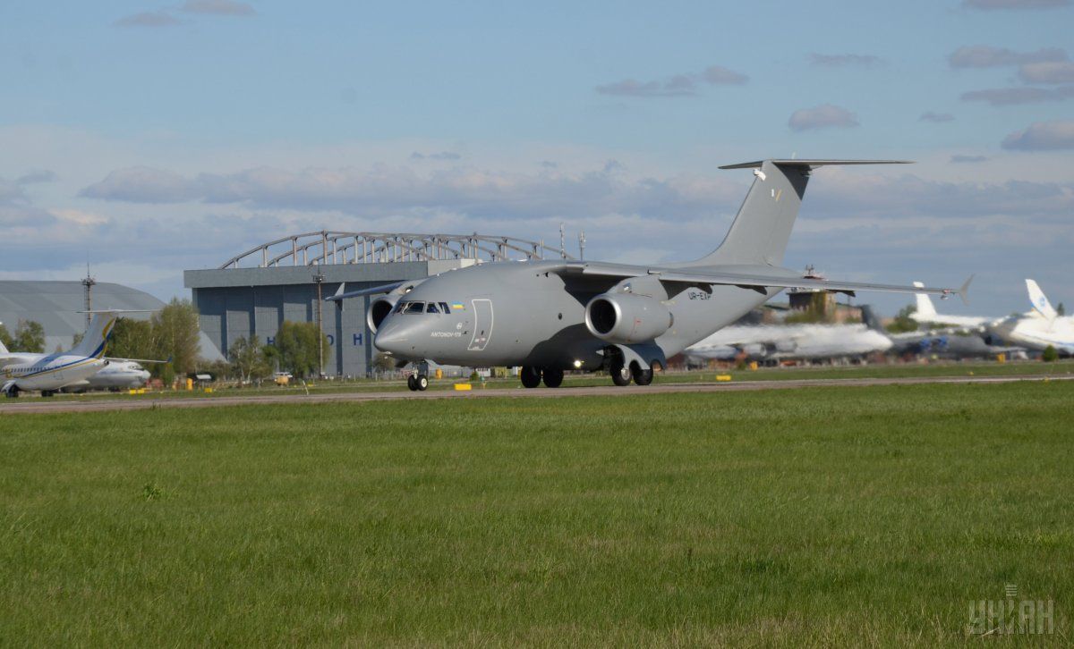 "Антонов" представив новенький військово-транспортний літак