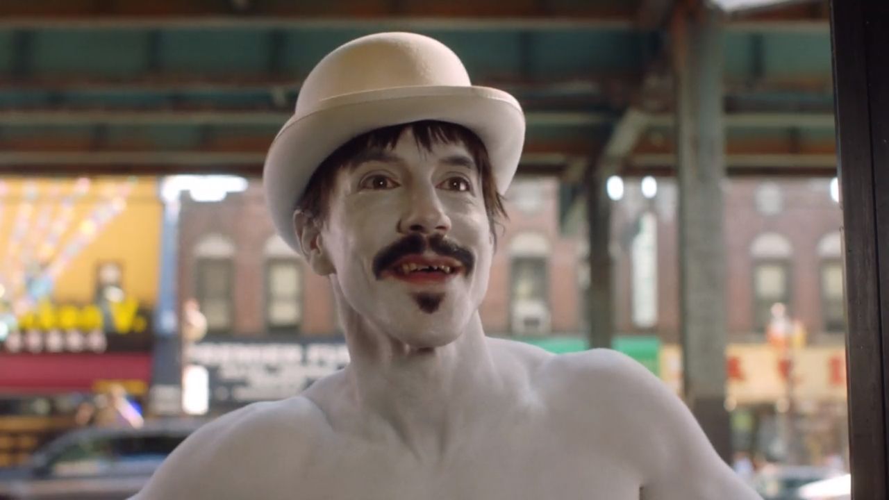 Red Hot Chili Peppers представили незвичний кліп, натхненний Траволтою