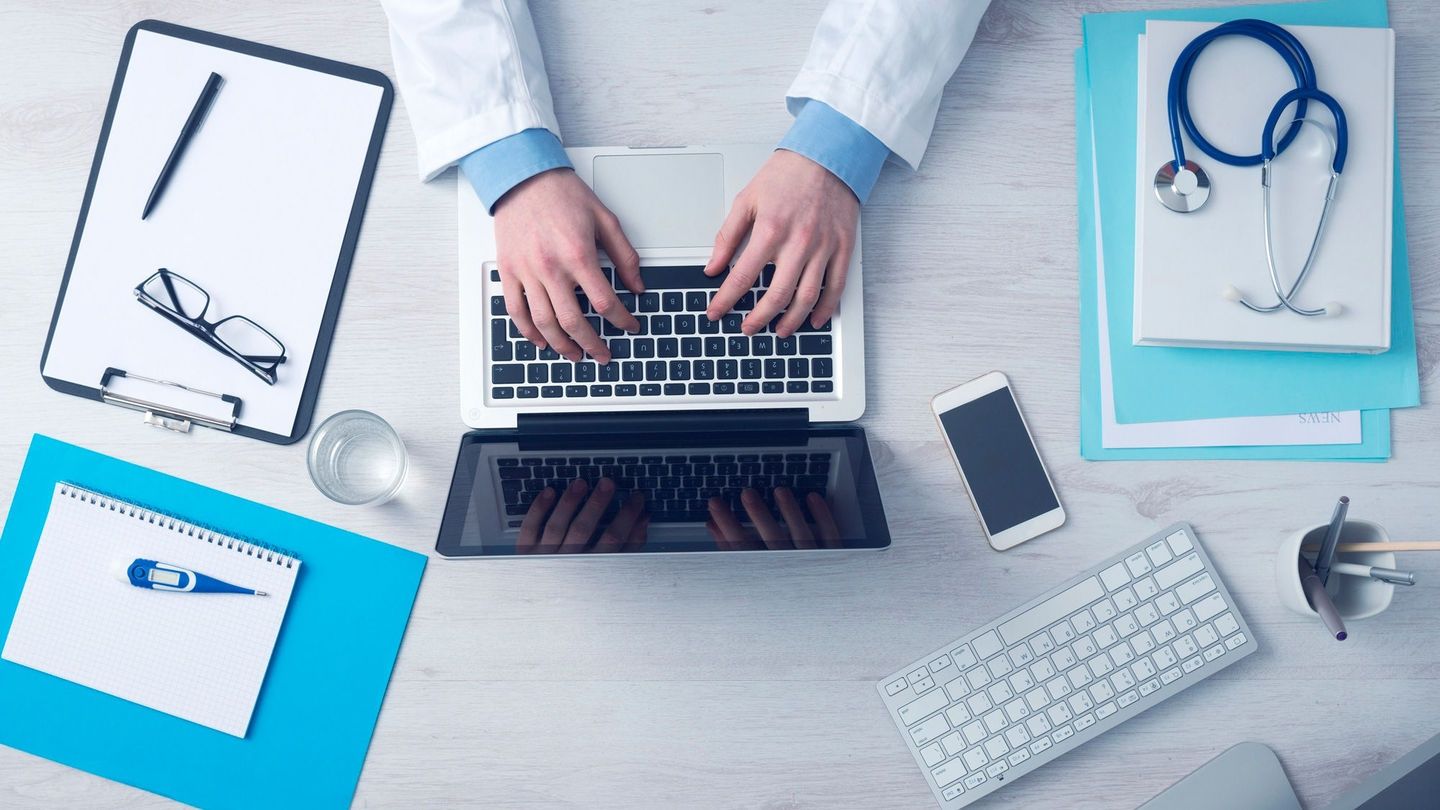 Медикам дозволять лікувати за допомогою Skype