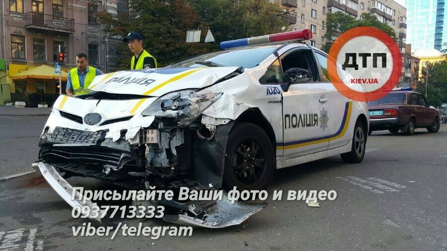 У Києві трапилася ДТП за участю патрульних - фото 1