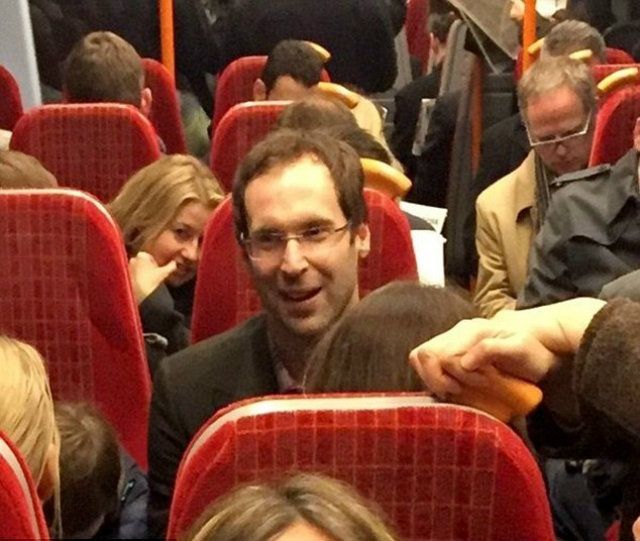 Як зірки футболу їздять у громадському транспорті- фото 104487