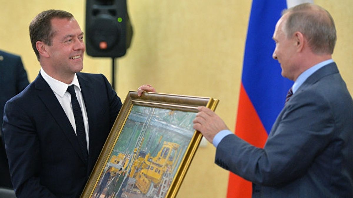 Путін подарував Медведєву на день народження картину "У цеху" - фото 1