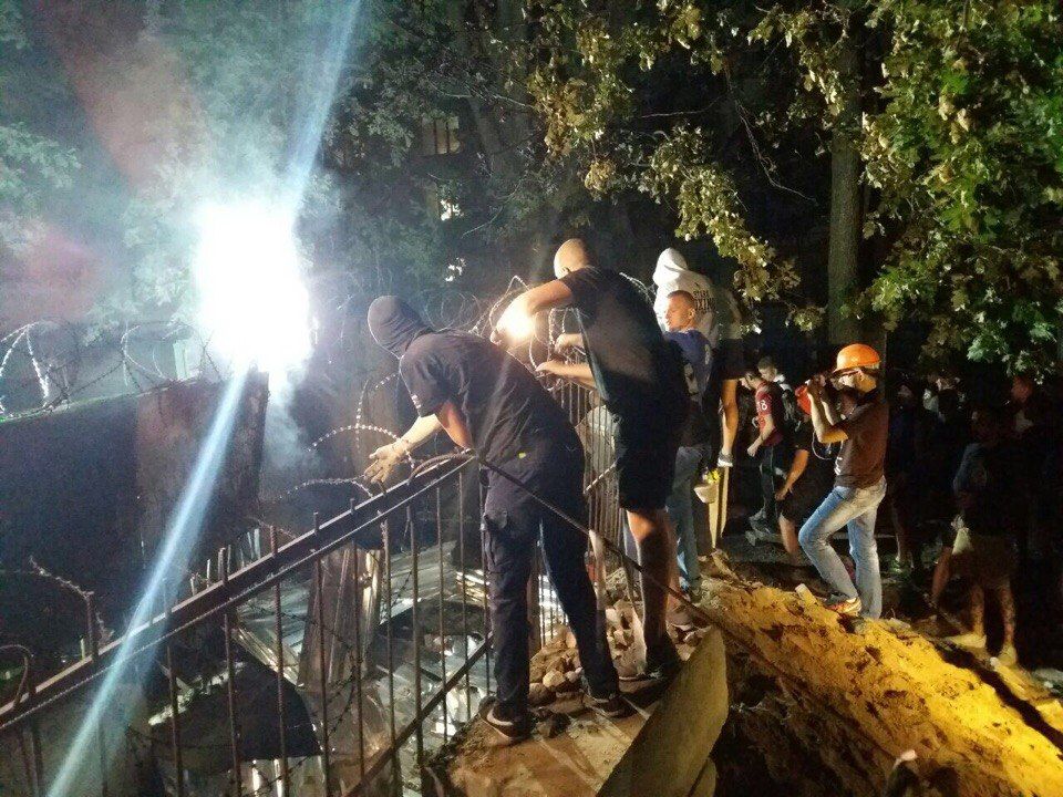 "Азов" заявив про 30 постраждалих внаслідок конфлікту у Святошино - фото 1