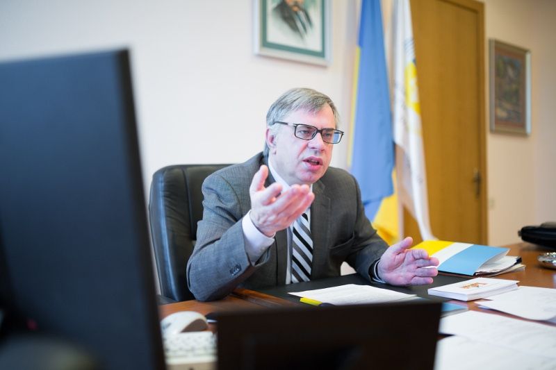 Нацрада з питань телебачення не може позбавити "Інтер" ліцензії - фото 1