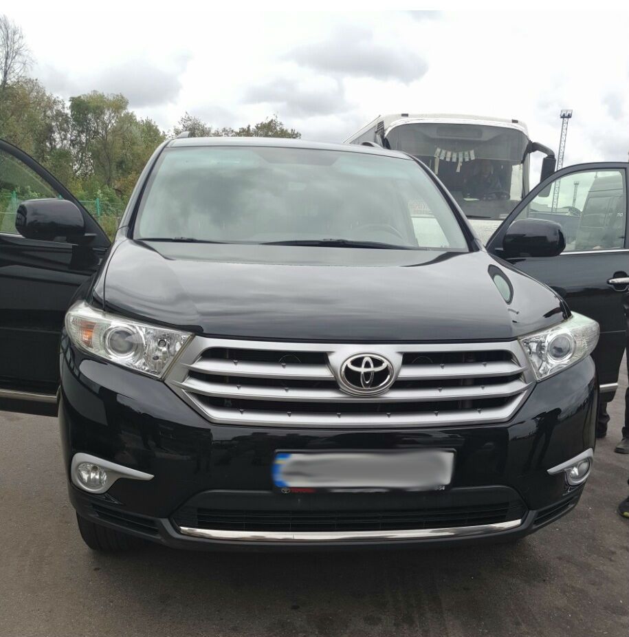 В Україні викрили мережу вивезення крадених авто за кордон