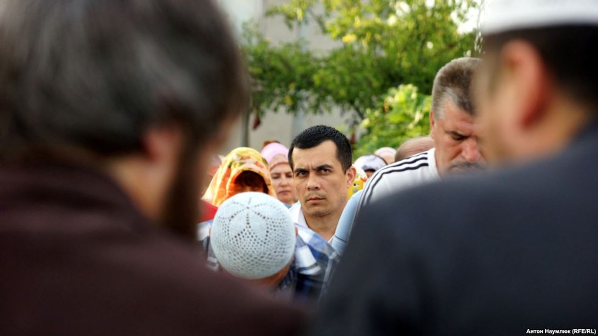 Окупанти затримали кримськотатарських адвокатів - фото 1