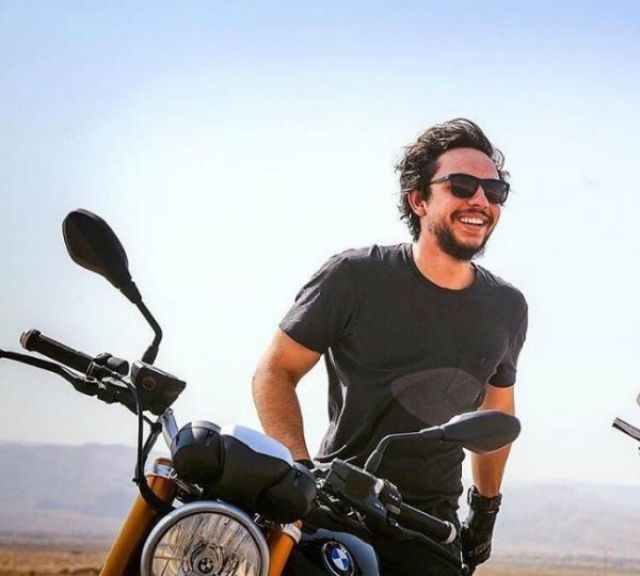 Як виглядають будні наслідного принца Йорданії 
 - фото 101483