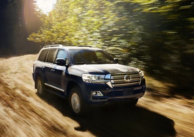 10 найкращих сучасних позашляховиків - фото 101177