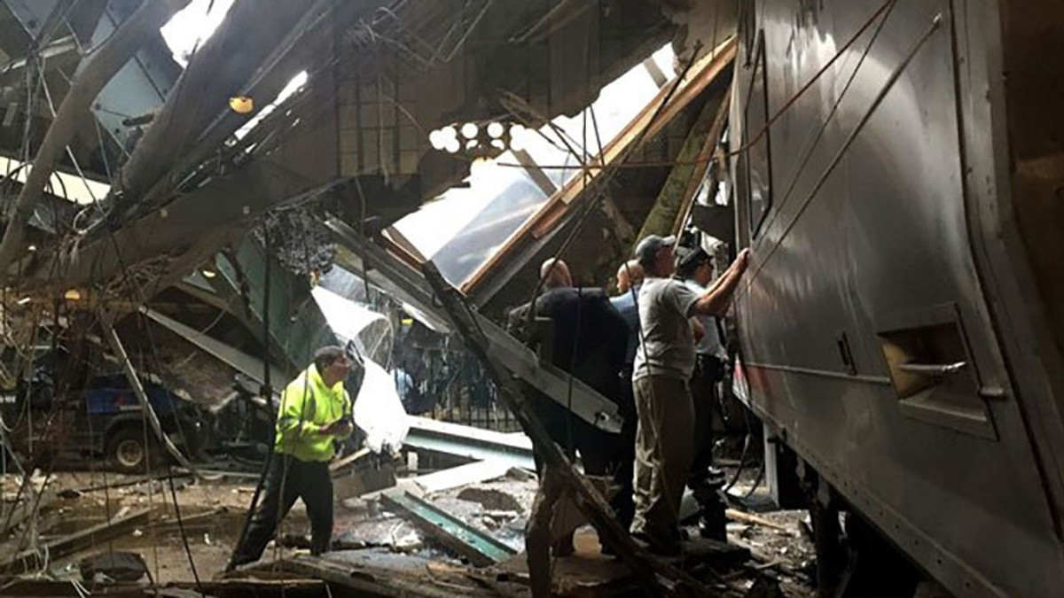 Аварія потяга у Нью-Джерсі - фото 1