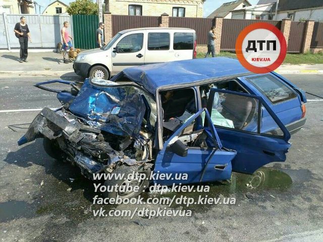 Жахлива ДТП під Києвом: є загиблі - фото 102495