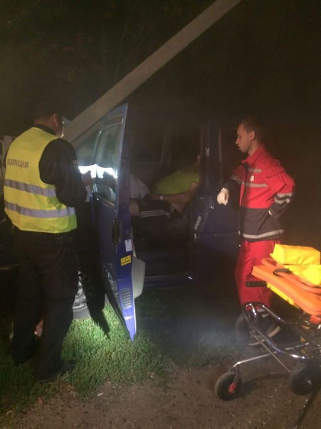 На Львівщині у страшній ДТП постраждали семеро людей - фото 103623