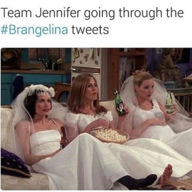 Еністон тріумфує: найкумедніші фотожаби на розлучення Пітта й Джолі - фото 105363