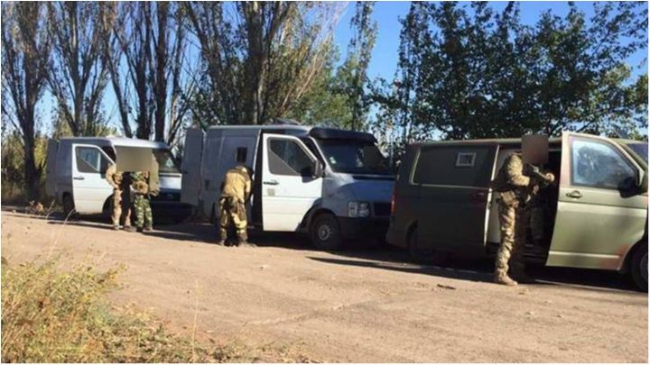 На перевалочних базах затримано автомобілі з товаром - фото 1