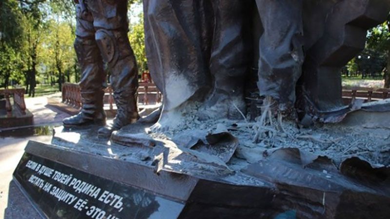 Підірвали пам'ятник терористам - фото 1