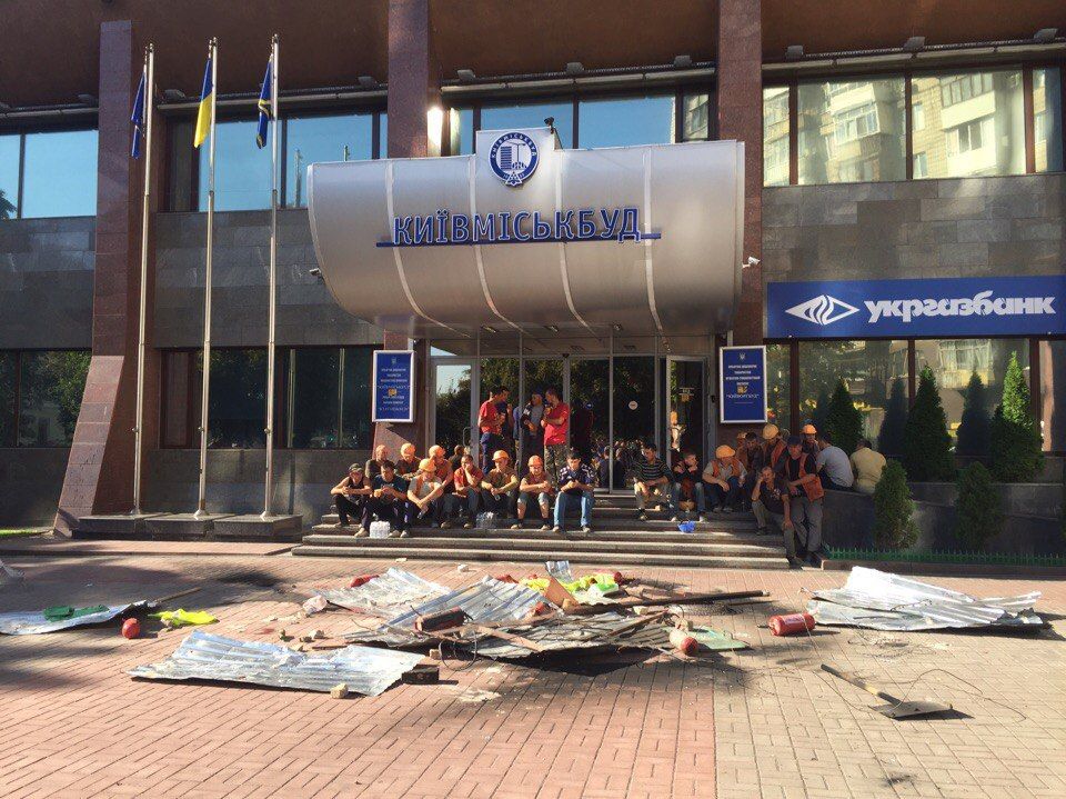 Сутички між "азовцями" та "Київміськбудом" - фото 1