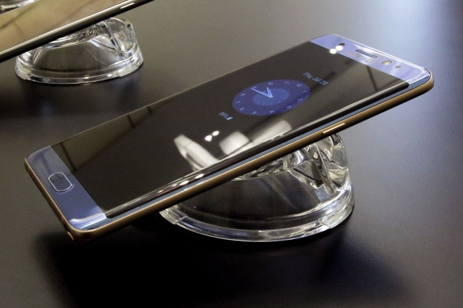 Флагман Samsung підірвався в руках 6-річної дитини