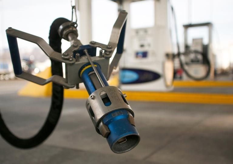 Нове потрясіння для автомобілістів: зріджений газ різко подорожчав