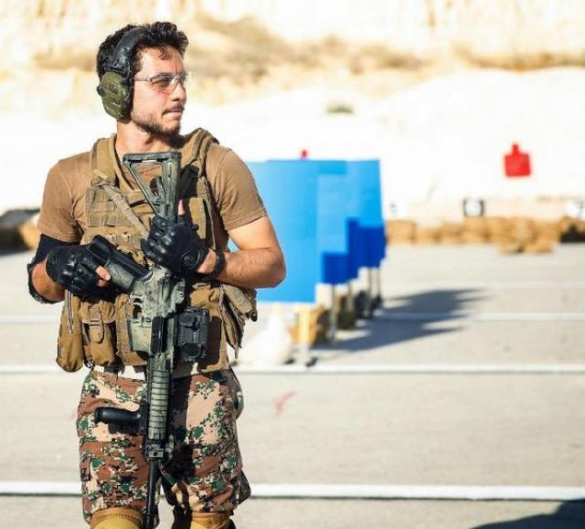 Як виглядають будні наслідного принца Йорданії 
 - фото 101482